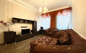 Gogol Street Atlantes Apartment